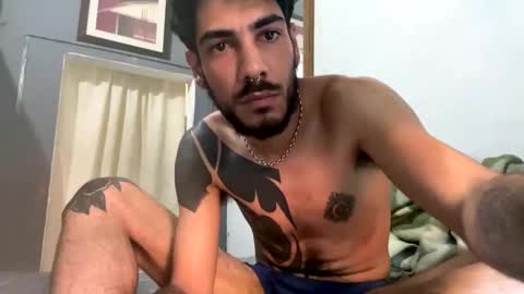 Snapshot of themarttinguyyy chatting on 12-18-25, 08:59 themarttinguyyy online show from 12-18-25, 08:59