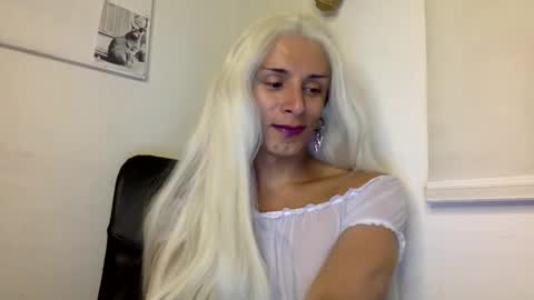 Lucy Lucy online show from 12-20-24, 02:52