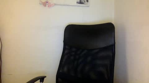 Lucy Lucy online show from 12-31-24, 04:06