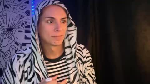 Lucy Lucy online show from 10-24-25, 02:52