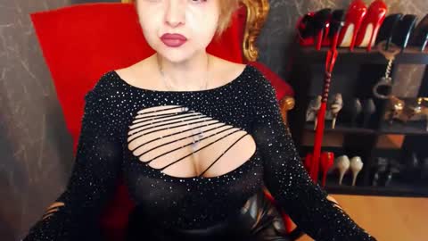 Snapshot of themilfmistress chatting on 11-05-25, 10:04 mihaela online show from 11-05-25, 10:04
