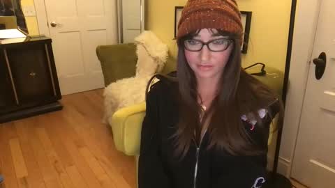 Snapshot of themrsnelson chatting on 01-10-26, 08:16 Cach Nelson online show from 01-10-26, 08:16