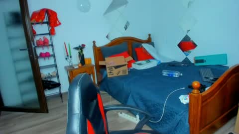 Snapshot of thenaughtygf chatting on 06-17-26, 11:27 thenaughtygf online show from 06-17-26, 11:27