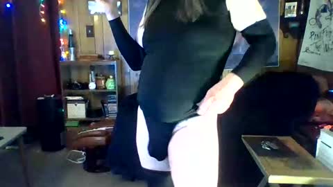 Snapshot of theneonraven chatting on 02-17-26, 03:58 The Neon Raven online show from 02-17-26, 03:58