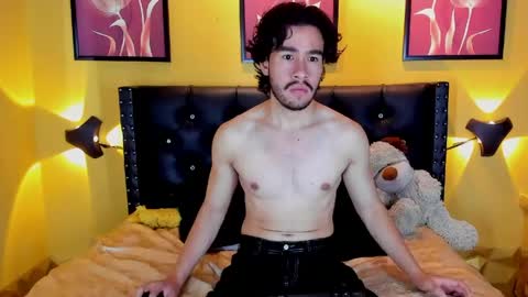 Snapshot of theo_riviera chatting on 05-19-26, 01:39 theo_riviera online show from 05-19-26, 01:39