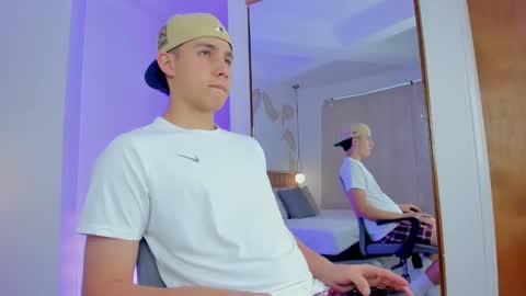  THEO- MATEO  online show from 12-16-24, 12:27