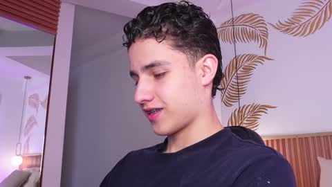  THEO- MATEO  online show from 02-04-25, 01:38