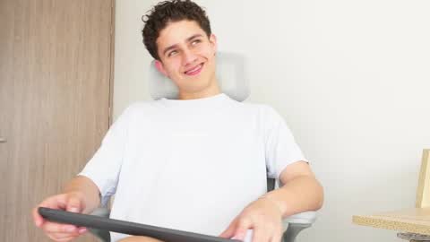  THEO- MATEO  online show from 02-13-25, 04:28