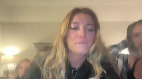 Ava online show from 09-19-25, 05:42