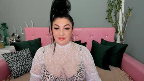 Snapshot of theonerosegoddes chatting on 10-18-25, 05:03 theonerosegoddes online show from 10-18-25, 05:03
