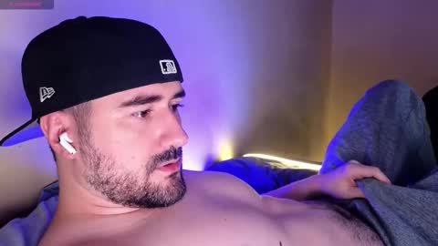 Snapshot of theoravi chatting on 12-22-25, 03:36 Theo Ravi online show from 12-22-25, 03:36