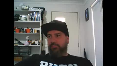Snapshot of theozbeardguy chatting on 12-27-24, 03:42 aussiebeard online show from 12-27-24, 03:42