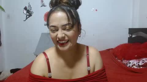Snapshot of thepecadora chatting on 11-15-25, 01:03 thepecadora online show from 11-15-25, 01:03