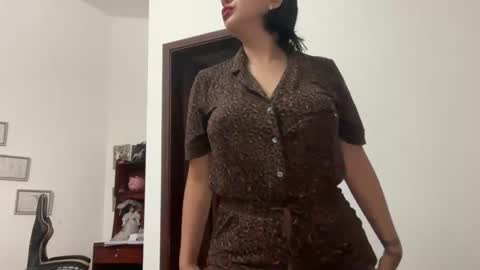 Snapshot of therealcamilabaddie chatting on 01-26-25, 11:18 therealcamilabaddie online show from 01-26-25, 11:18