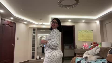 Snapshot of therealcamilabaddie chatting on 09-21-25, 04:25 therealcamilabaddie online show from 09-21-25, 04:25