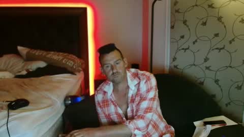 Snapshot of therealkurva4u chatting on 10-18-25, 11:00 therealkurva4u online show from 10-18-25, 11:00