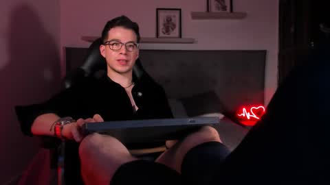     4th  online show from 10-20-25, 06:41
