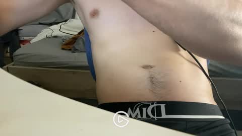 Snapshot of theroxxor chatting on 05-30-26, 06:54 theroxxor online show from 05-30-26, 06:54