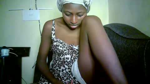 Snapshot of therry_heart chatting on 05-04-26, 04:19 hearty online show from 05-04-26, 04:19