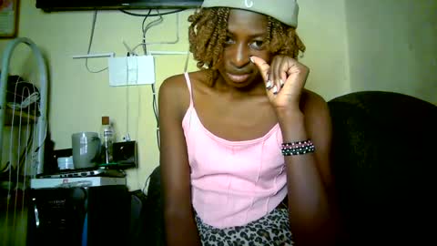 Snapshot of therry_heart chatting on 06-20-26, 04:04 hearty online show from 06-20-26, 04:04