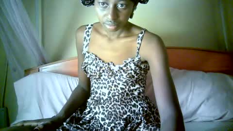 Snapshot of therry_heart chatting on 07-12-26, 03:30 hearty online show from 07-12-26, 03:30
