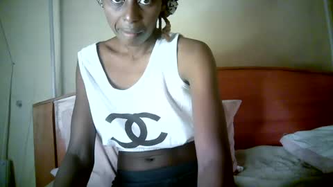 Snapshot of therry_heart chatting on 07-14-26, 07:35 hearty online show from 07-14-26, 07:35