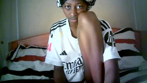 Snapshot of therry_heart chatting on 07-14-26, 06:02 hearty online show from 07-14-26, 06:02