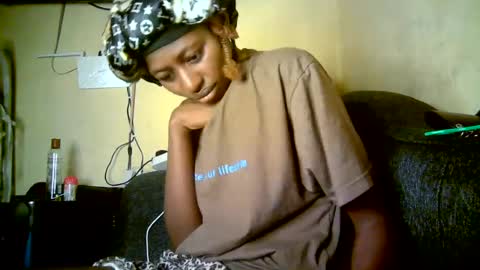 Snapshot of therry_heart chatting on 07-19-26, 06:28 hearty online show from 07-19-26, 06:28