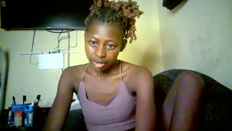 Snapshot of therry_heart chatting on 07-26-26, 08:43 hearty online show from 07-26-26, 08:43