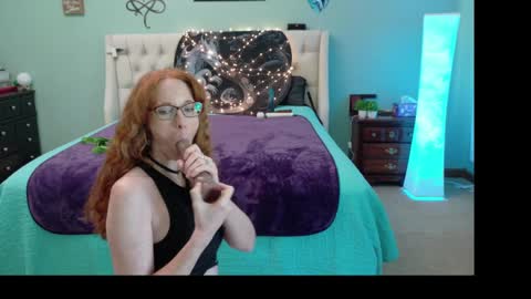 Snapshot of thesexualdragon chatting on 09-19-25, 04:18 TheSexualDragon online show from 09-19-25, 04:18