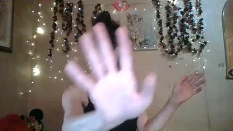 Snapshot of thesillymillie chatting on 06-07-26, 10:46 sillymillie0 online show from 06-07-26, 10:46