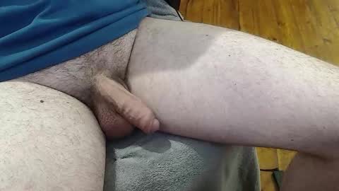 Snapshot of thesneakysqueeker chatting on 01-16-26, 04:05 Peter online show from 01-16-26, 04:05