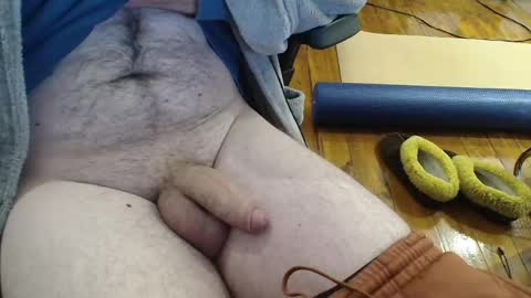 Snapshot of thesneakysqueeker chatting on 04-18-26, 10:32 Peter online show from 04-18-26, 10:32