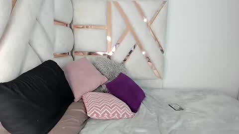 Camila online show from 09-20-25, 07:42