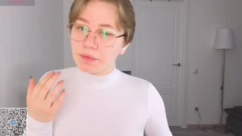 Snapshot of thestaronsky chatting on 02-03-26, 07:13 Lucia online show from 02-03-26, 07:13