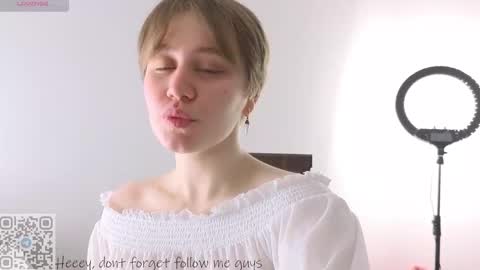 Snapshot of thestaronsky chatting on 02-13-26, 08:10 Lucia online show from 02-13-26, 08:10