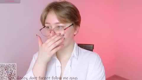 Snapshot of thestaronsky chatting on 02-22-26, 08:24 Lucia online show from 02-22-26, 08:24