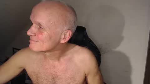 Snapshot of thestrip01 chatting on 12-03-25, 10:46 NudeDJ online show from 12-03-25, 10:46