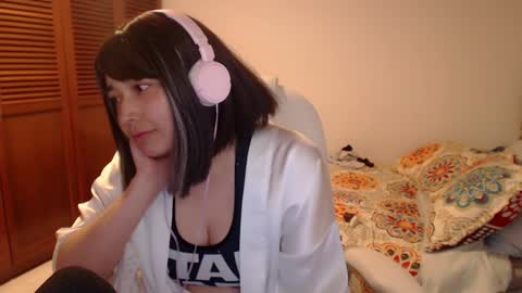 Snapshot of thetalkingbutt chatting on 12-20-24, 05:04 Mai online show from 12-20-24, 05:04