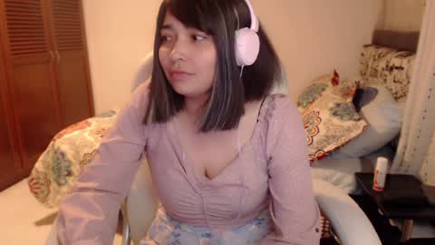 Snapshot of thetalkingbutt chatting on 12-22-24, 07:54 Mai online show from 12-22-24, 07:54