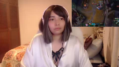 Snapshot of thetalkingbutt chatting on 02-15-25, 03:42 Mai online show from 02-15-25, 03:42