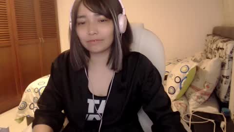 Snapshot of thetalkingbutt chatting on 03-10-25, 02:06 Mai online show from 03-10-25, 02:06