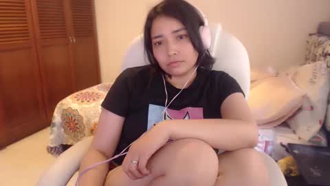 Snapshot of thetalkingbutt chatting on 09-26-25, 02:21 Mai online show from 09-26-25, 02:21