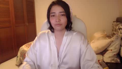 Snapshot of thetalkingbutt chatting on 09-27-25, 07:24 Mai online show from 09-27-25, 07:24