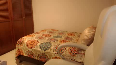 Snapshot of thetalkingbutt chatting on 10-01-25, 08:09 Mai online show from 10-01-25, 08:09