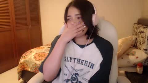 Snapshot of thetalkingbutt chatting on 10-01-25, 11:44 Mai online show from 10-01-25, 11:44