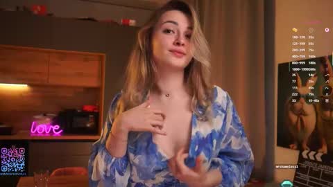 Snapshot of thetimeshavecome chatting on 10-02-25, 04:36 Mia online show from 10-02-25, 04:36