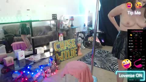 Snapshot of thewildechase chatting on 09-11-25, 10:21 Chase online show from 09-11-25, 10:21