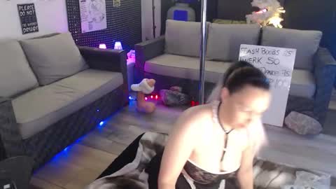 Snapshot of thewildechase chatting on 01-07-26, 05:59 Chase online show from 01-07-26, 05:59