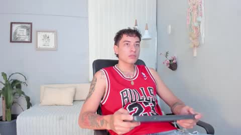 Thiago  online show from 03-25-26, 12:22